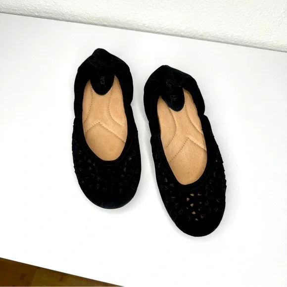Earth Breeze Women’s Slip on Black Suede Ballet Flats SZ 7B - Picture 5 of 12